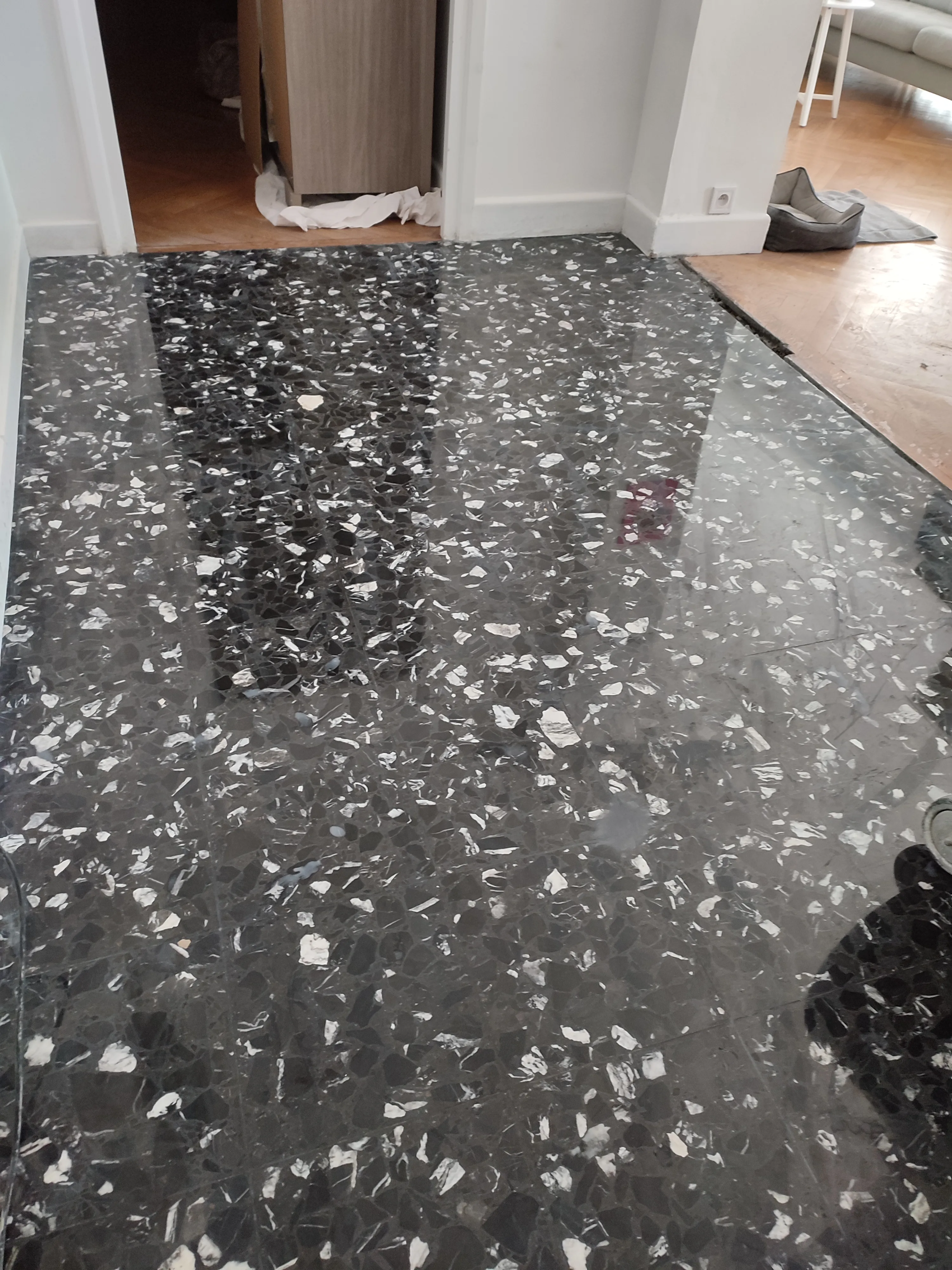 Carreaux de granito après rénovation - Atouts Marbres