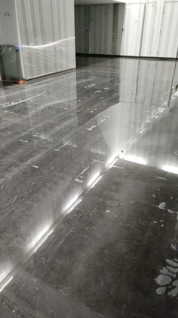 Intervention marbre — avant finition