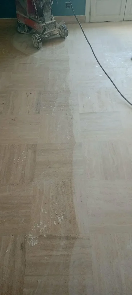 Mosaïque de marbre ancienne rénovée