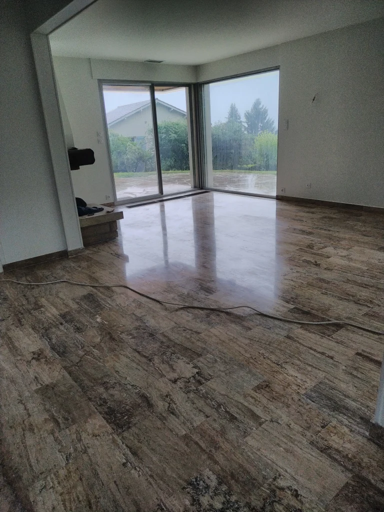 Mosaïque de marbre — restauration et lustrage